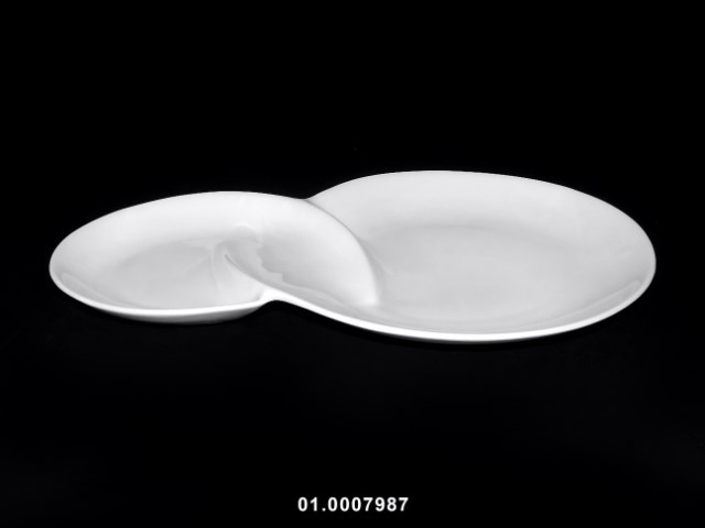 Plato ondulado color blanco 34 × 22 × 3 cm · porcelana